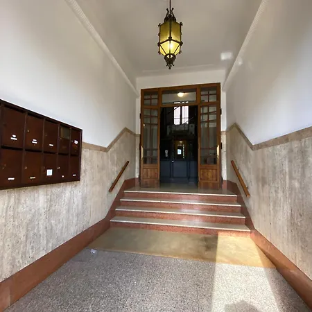 Apartment Avantgard Western Station *